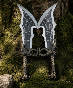 God of War Blades Replica inspired by Blades of Chaos twin swords with engraved stainless steel blades and decorative chains.